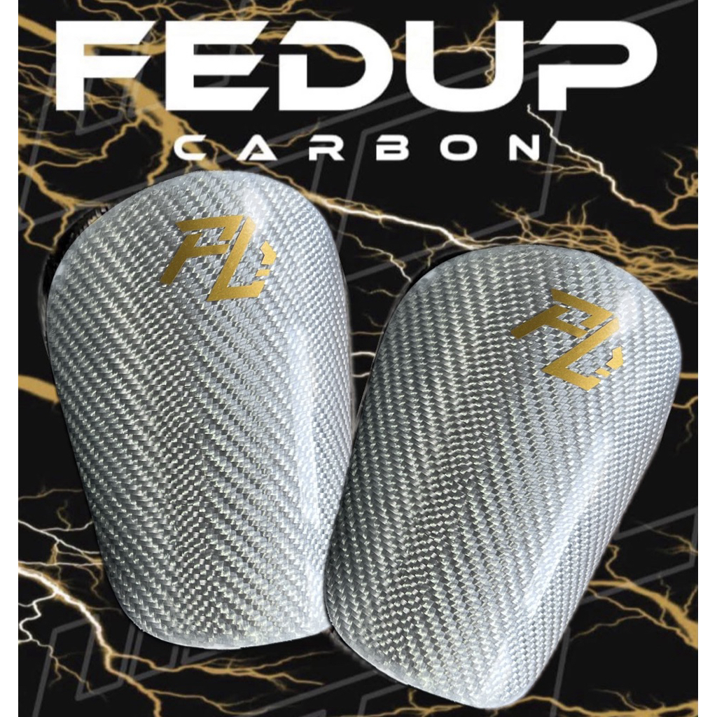 สนับแข้งคาร์บอนแท้FEDUP สีขาว