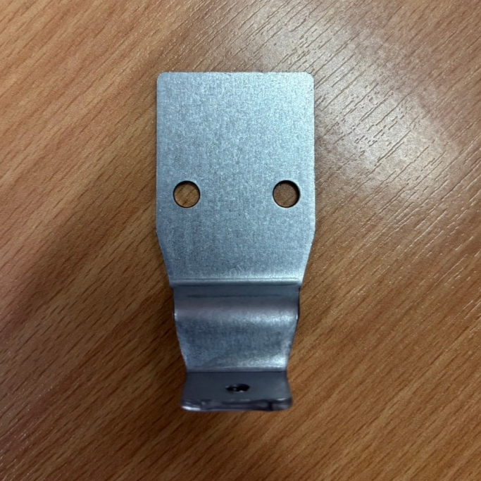 แผ่นเหล็กยึดพัดลมติดผนัง ยี่ห้อ มิตซูบิชิ (Mitsubishi) ขนาดใบพัด 16 นิ้ว และ 18 นิ้ว ใช้ได้ทั้ง 2 ขน