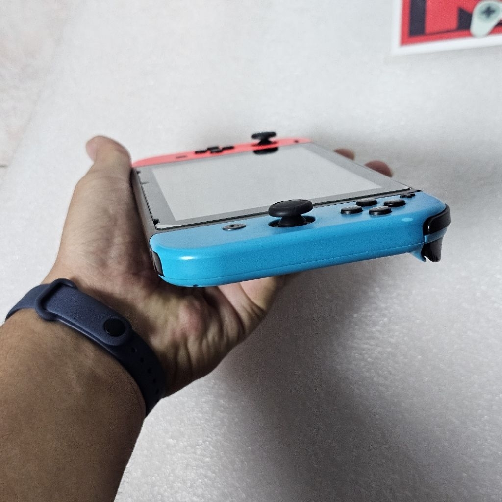 Nintendo Switch V1 เครื่องเล่นเกมพกพา