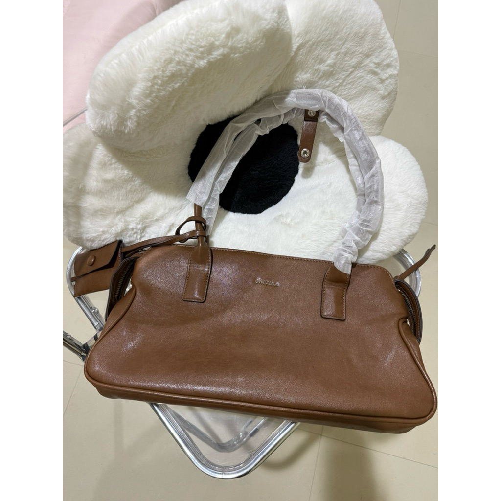 กระเป๋าป้าย Caitina สีน้ำตาล 🥨🤎