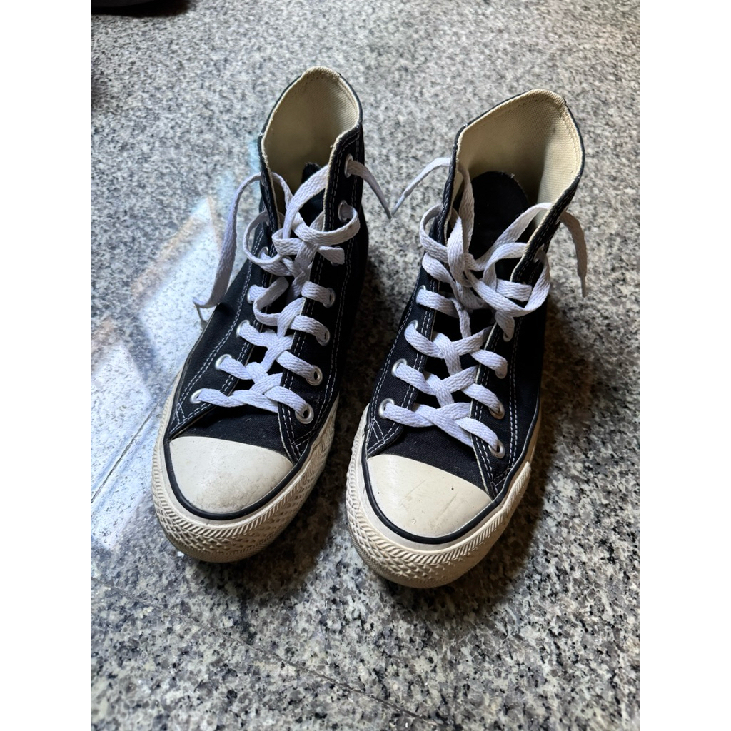 🍃 Reuse Closet 🍃 ส่งต่อ รองเท้า Converse หุ้มข้อ สีดำ 35eur