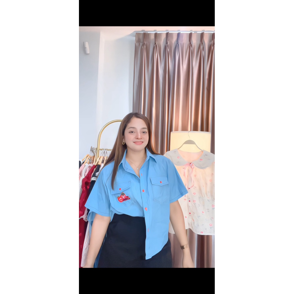 BN662.เสื้อเชิ๊ตแฟชั่นสาวอวบ ผ้ายีนส์เทียมสีพื้นปักกระเป๋าอก38-48“ ราคา ถูกที่สุด ดีลบีเคเค แกลเลอรีภาพที่ 3