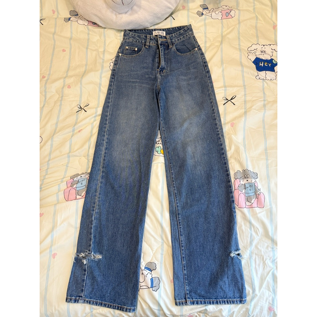กางเกงยีนส์ขากระบอกใหญ่ SARAN สียีนส์แต่งขาดเบาๆ