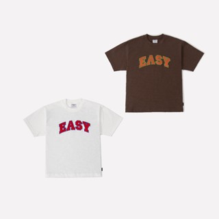 Easy Tee (White/Brown) เสื้อยืด cotton100% เสื้อยืดคอกลม ผ้า…
