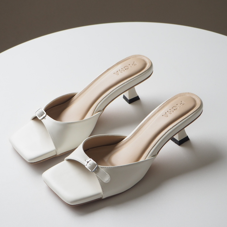 รองเท้าส้นสูงผู้หญิงแฟชั่นแบบสวม สูง 1.5 นิ้ว ดีไซน์ส้นสูงแบบสวม ดีเทลสายเข็มขัด สายปรับได้ 3 ระดับ 