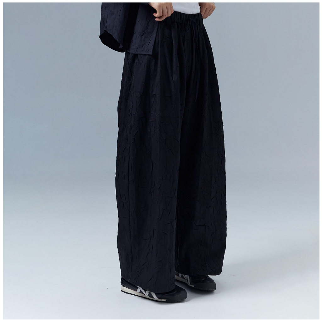 HUG ME PANTS (BLACK) - กางเกงขายาว ทรงหลวม