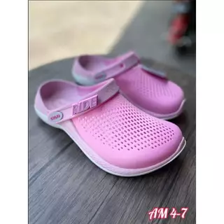 รองเท้าแตะสวมผู้หญิ่ง เบาและนี่มใส่สวยสบายเท้ามาก พร้มส่งในไทย Cr0cs 360 Marbled Literide Clog