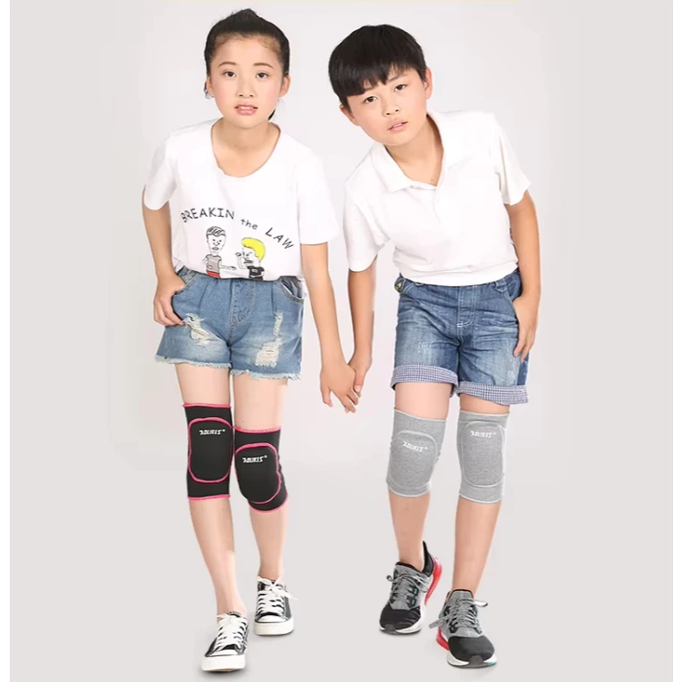 สนับเข่ากันกระแทกเด็ก ฟองน้ำหนานุ่มเนื้อผ้ามีความละเอียดไม่เสียดสีกับผิวเด็กๆ เหมาะกับอายุ 3-14 ปี