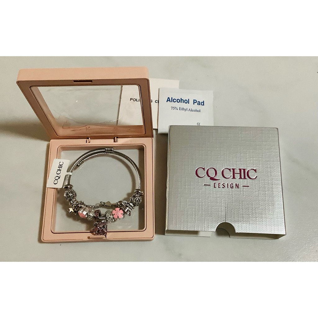 กำไรข้อมือ แบรนด์ CQ CHIC ข้อมือเล็กใหญ่ใส่ปรับได้ (ของใหม่ค่ะ)