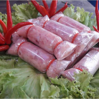 แหนมหมูย่าง 1 ชิ้น 6 บาท อร่อย สดใหม่ทุกวัน
