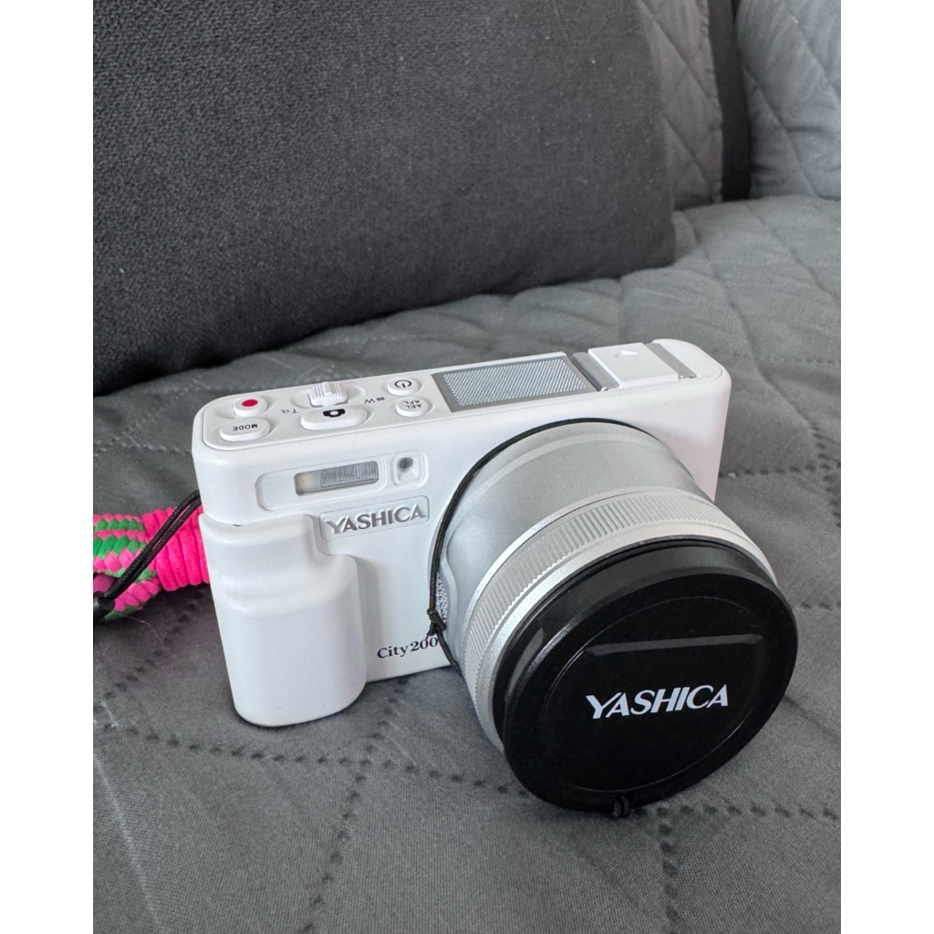 กล้องดิจิตอล Yashica City200