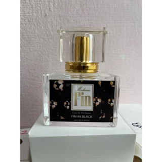 น้ำหอมมาดามฟิน 40ml หัวฉีดสเปรย์ค่ะ (ขวดเหลียม)