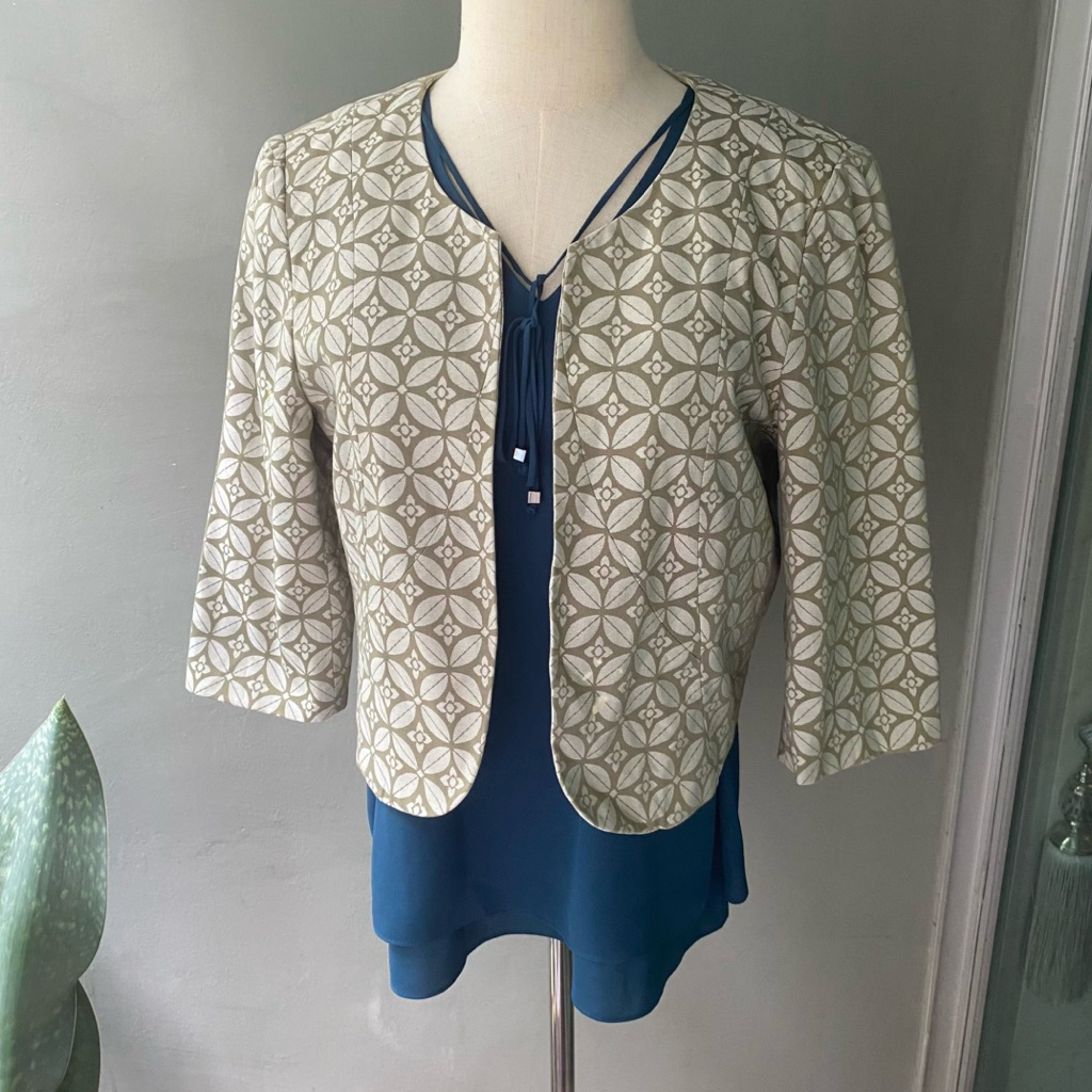 USED Comma, open jacket size 38