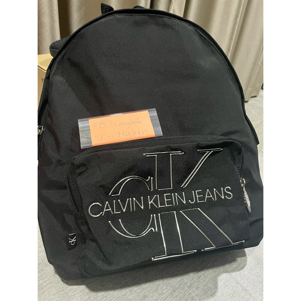 กระเป๋าเป้สะพาย Clavin Klein ของแท้ 💯  ของใหม่ป้ายห้อย อะไหล่กริบทุกจุด ลดจากป้าย 4,500 😱