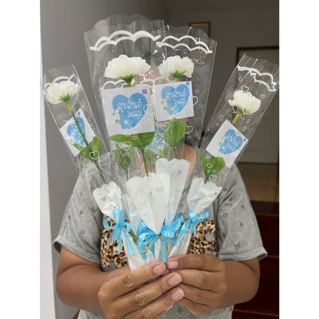 ช่อดอกมะลิ (ช่อดอกมะลิวันแม่ 1ช่อ 1ช่อมี1ดอก  พร้อมการ์ด ติดโบว์สีฟ้า 12 บาท ดอกไม้วันแม่ ดอกมะลิวันแม่ ดอกไม้ปลอมงานผ้า