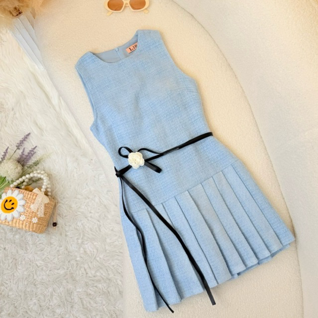 [LISA] A1101 ชุดเดรสกระโปรงคอกลมแขนกุดแต่งสายเข็มขัดหนังดอกไม้ ลุคคุณหนู ใส่เที่ยว คาเฟ่ ดินเนอร์ - รูปที่ 4