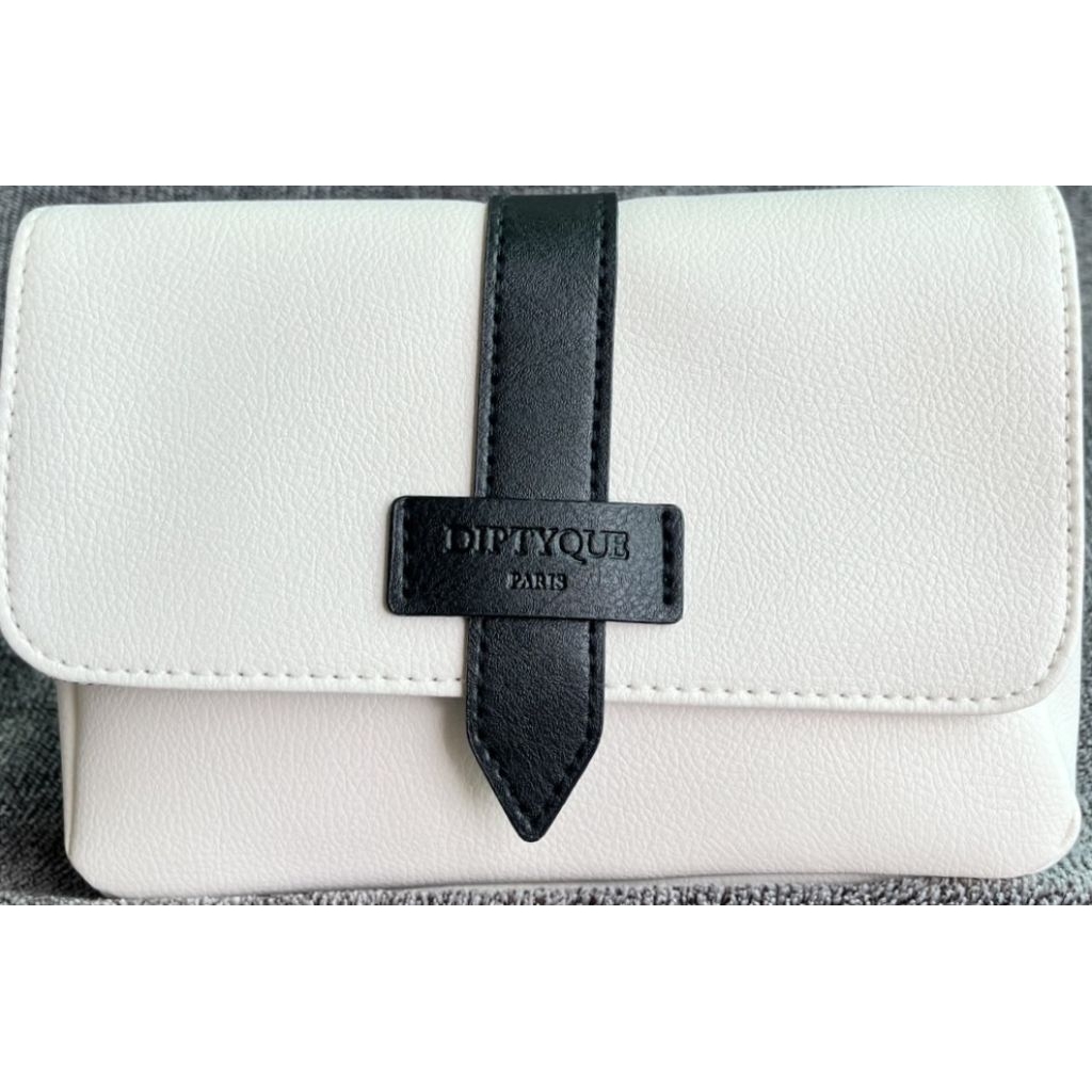 Amenity Kit by Qatar Airways (Business Class)