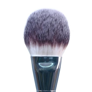 Rosy Rosa Powder Fan brush แปรงแบบพัด แปรงที่อ่อนโยนต่อผิว สามารถเกลี่ยได้อย่างนุ่มนวลและเป็นธรรมชาติ
