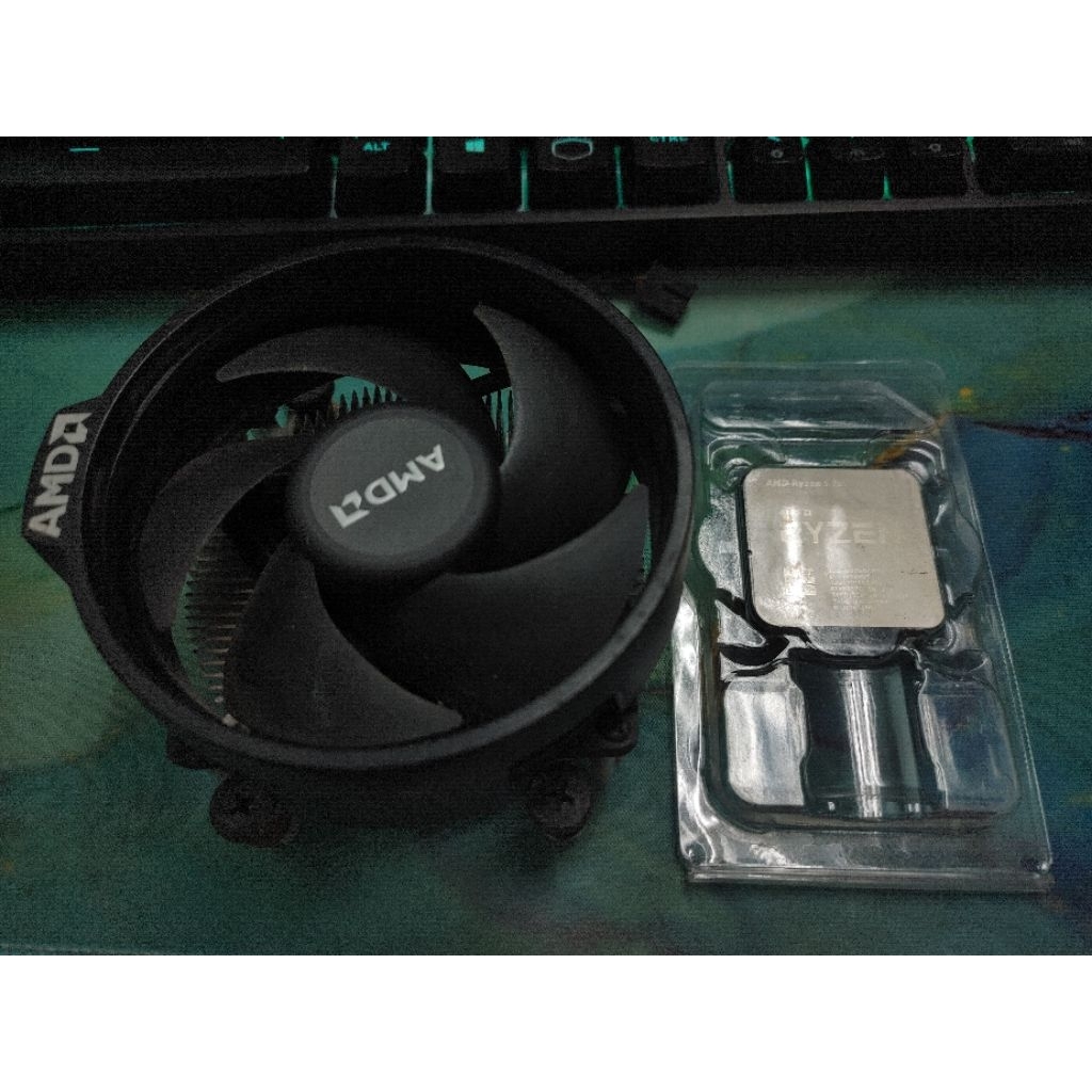 CPU Ryzen 5 3600 มือสอง มีกล่องใส + ซิ้งเดิม ฟรีซีลิโคน