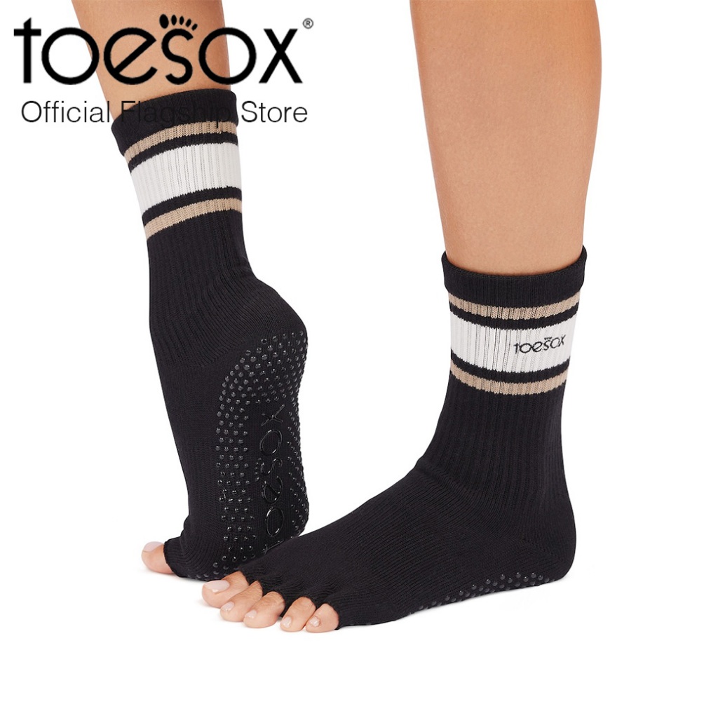 (New FALL D1 2025) Toesox Grip Half Toe Crew Oat Stripe ถุงเท้ากันลื่นแยกนิ้ว เปิดนิ้วเท้า