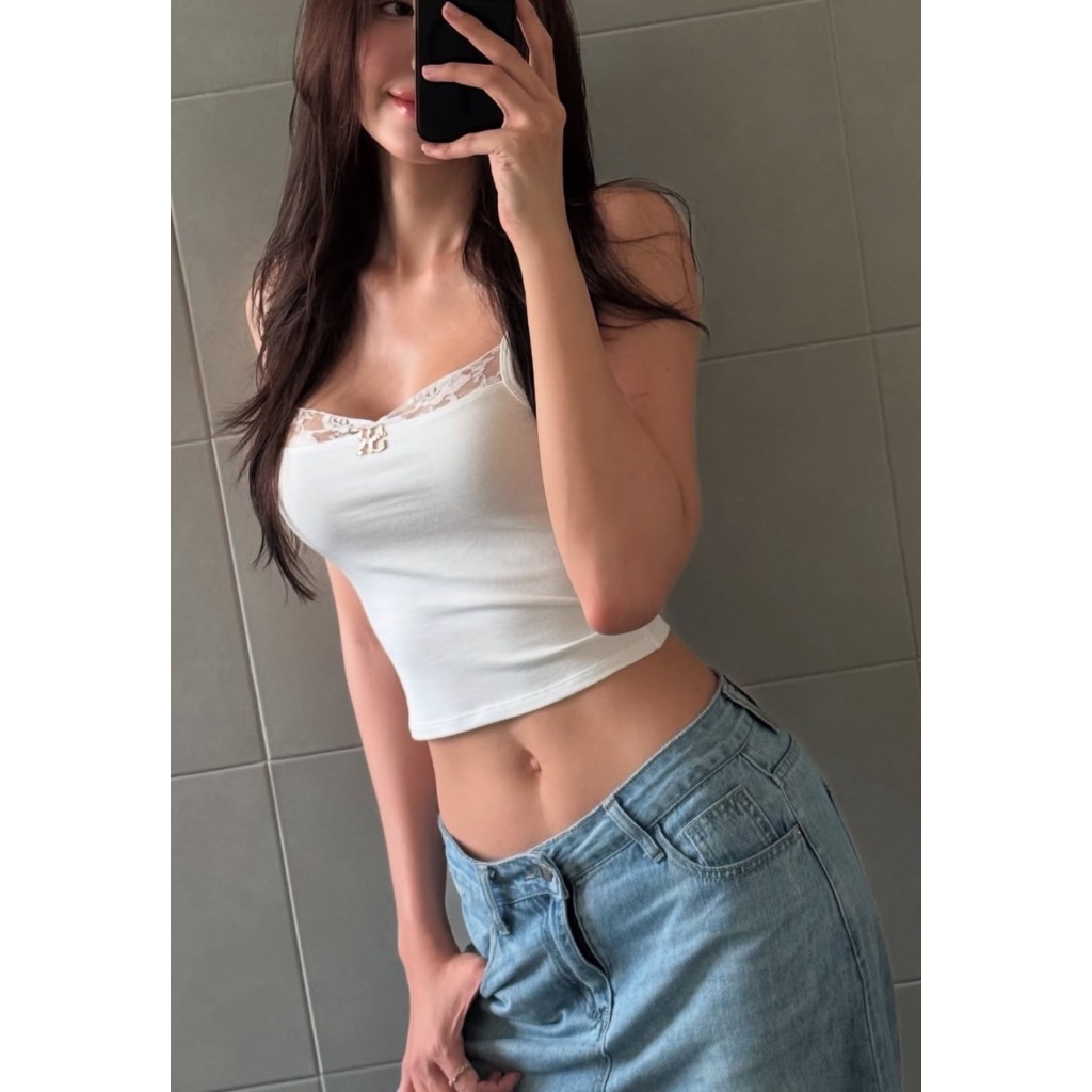 Sister.rrr : MAX TOP เสื้อสายเดี่ยวขอบลูกไม้ ปรับสายได้ - รูปที่ 3