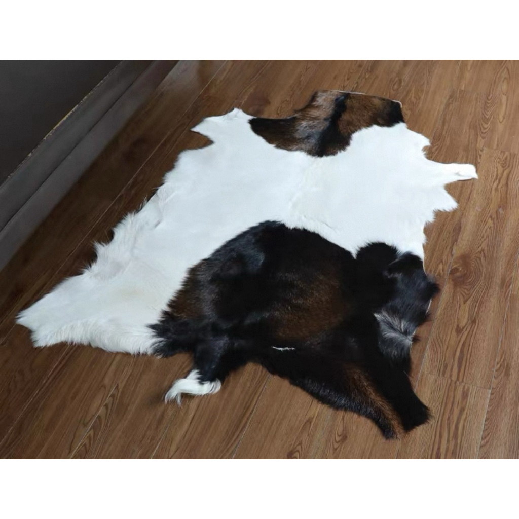 นำเข้าตกแต่ง 🐐 ขนแพะแท้ 100% งานธรรมชาติ  🖤 คัดเฉพาะลายสวย ดูดีทุกผืน แต่ ลายจัดส่งแบบสุ่ม  📏 ขนาดโดยประมาณ: 100 ซม.