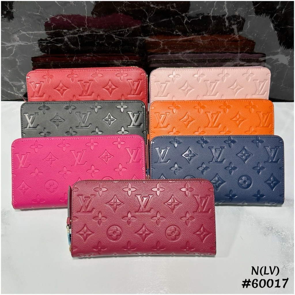 [พร้อมส่ง] กระเป๋าตังค์ใบยาวลายปั๊มงานดีที่สุดสินค้าสวยตรงปกพร้อมอุปกรณ์ครบจ้า✅💯