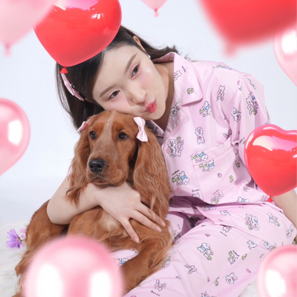 ชุดนอนหมาจ๋า ลายไวกิ้งแกงค์ สีชมพูหวาน : ลิขสิทธิ์ลายหมาจ๋า 9 x NINE PLUS