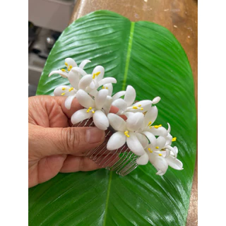 ดอกปีบติดผมดินปั้น(ไม่มีหวีเสียบ) มีห่วงไว้ติดกิ้ปเำให้ ดัดได้ ติดผมเจ้าสาว นางรำ รำย่าโม บ้านผ้าภูษามาส