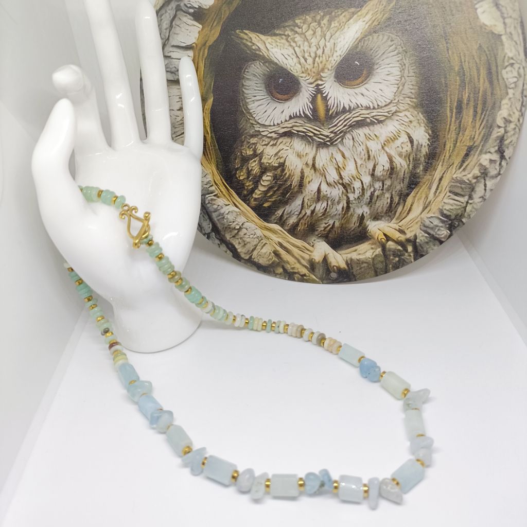 สร้อยคอ natural aquamarine stone material