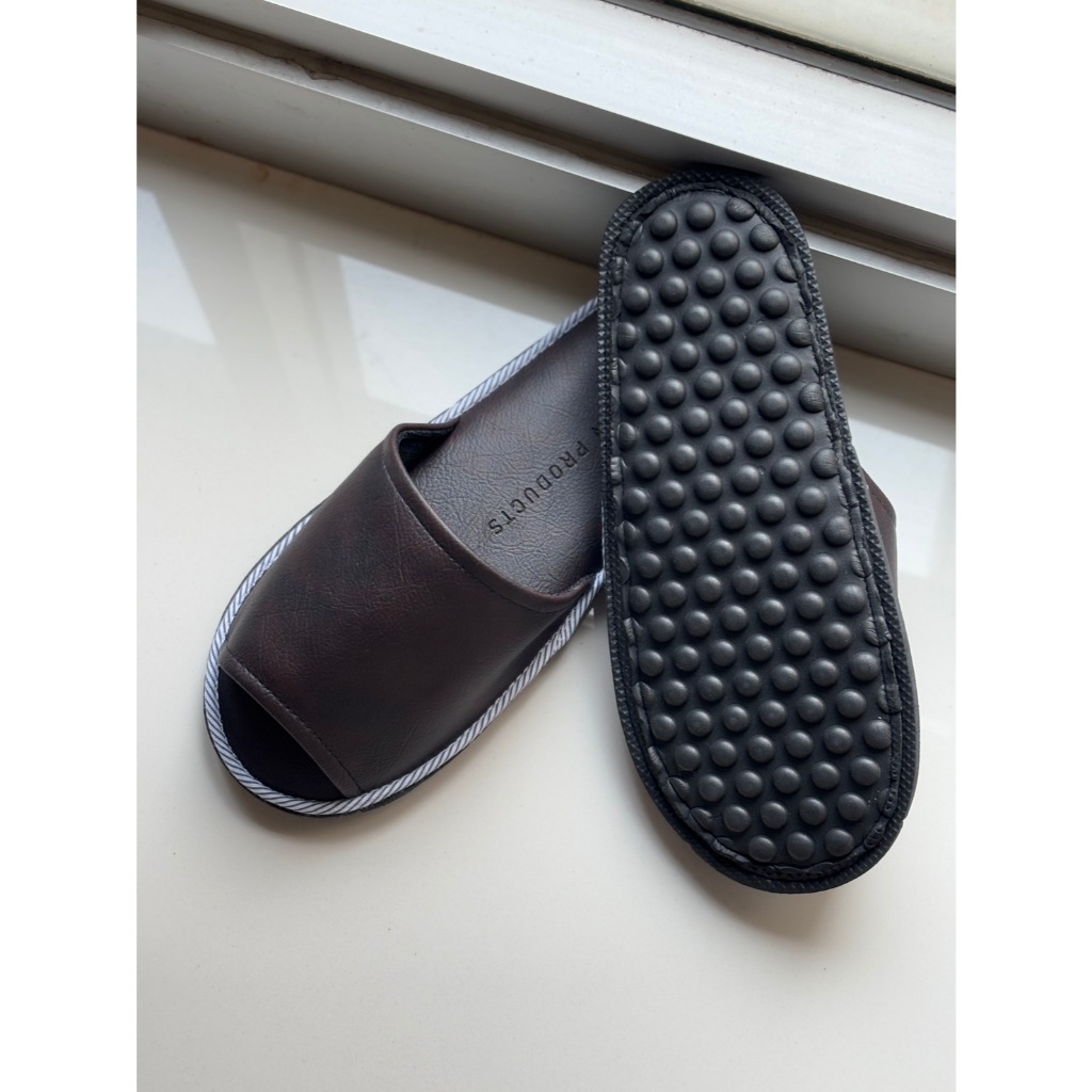 Slippers หนังPU ไซส์L(39-42) รุ่นพื้นเปียกไม่ลื่น ขึ้น-ลงบันไดไม่ลื่น นุ่ม น้ำหนักเบา ไม่ต้องซัก