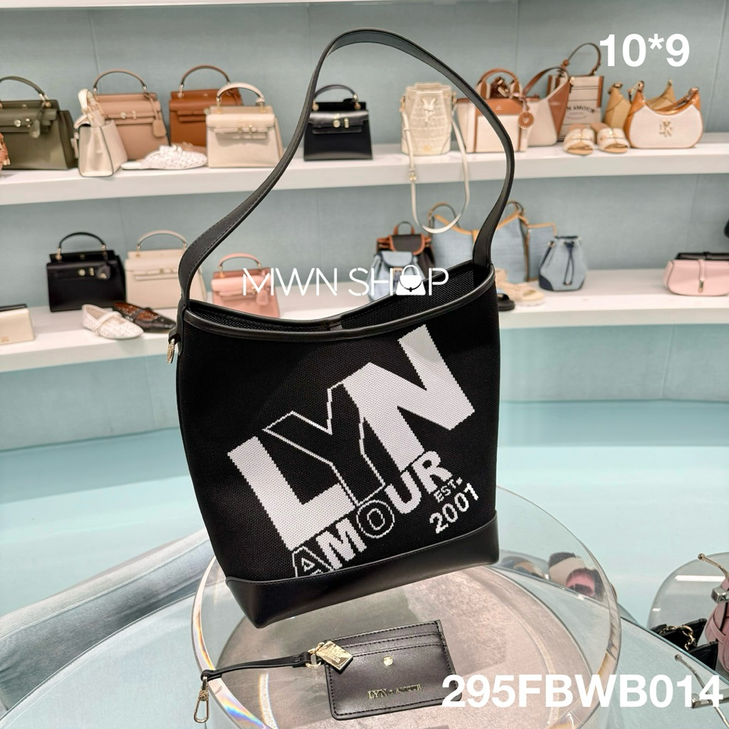 Lyn กระเป๋า มีโค้ดลด30% jayla tote xl กระเป๋าสะพายไหล่ ของแท้จากชอป