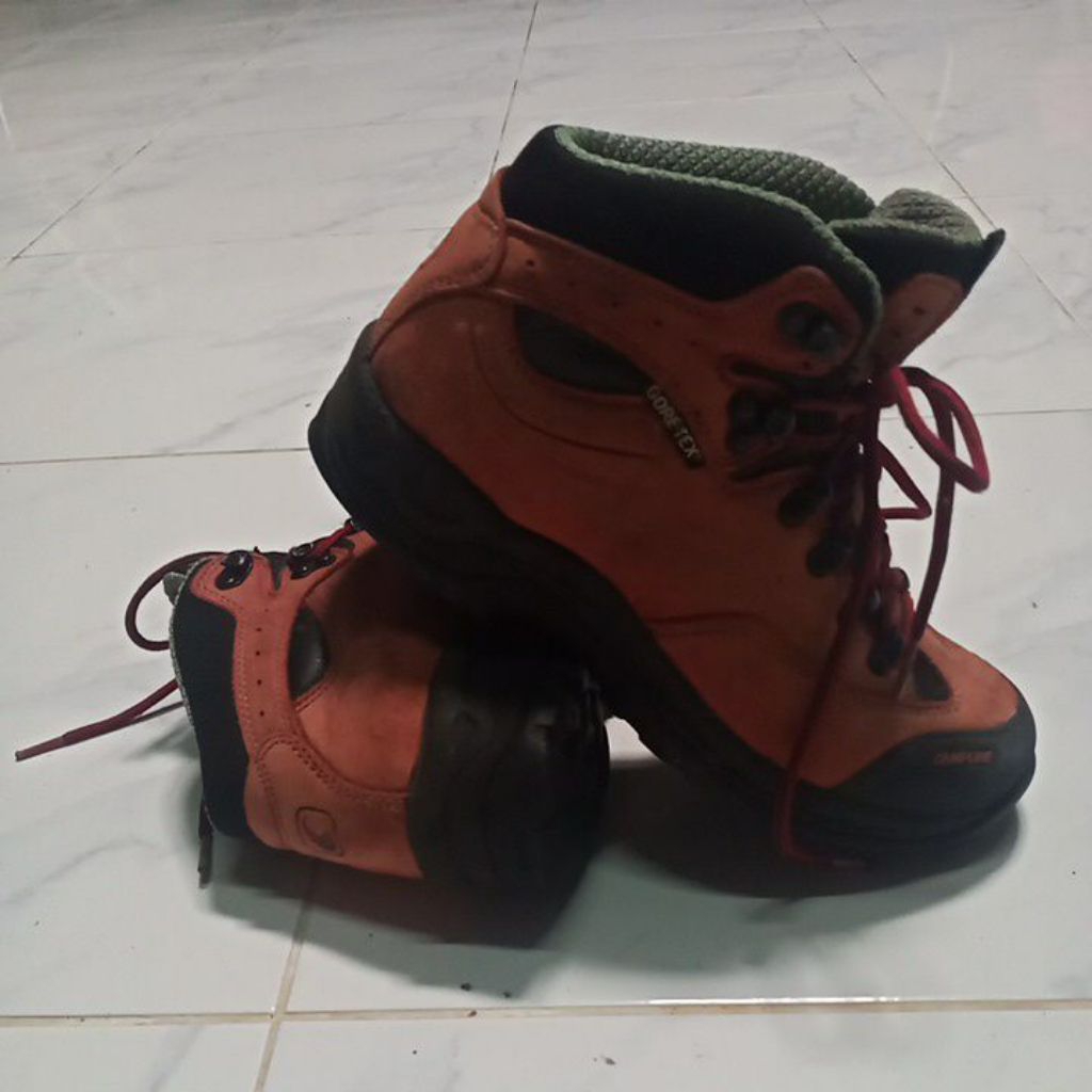 รองเท้าปีนเขา CAMPLINE R.STORM GORE-TEX