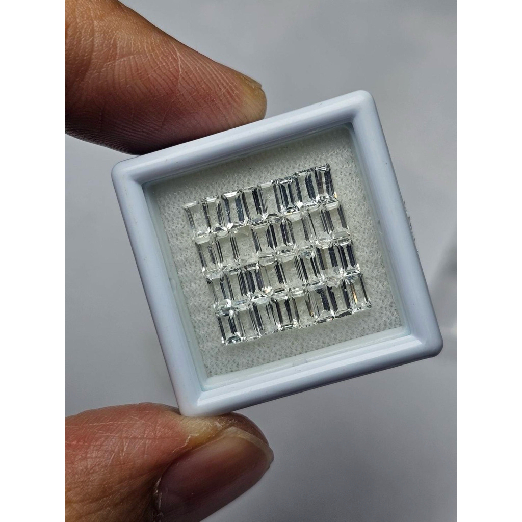 พลอยแท้ ไวท์โทพาส Natural White Topaz สี่เหลี่ยม Buguette 4x2มิล 32เม็ด โทปาส ไวท์โทปาส พลอย ไวท์โทพาส โทพาส อัญมณี Gems