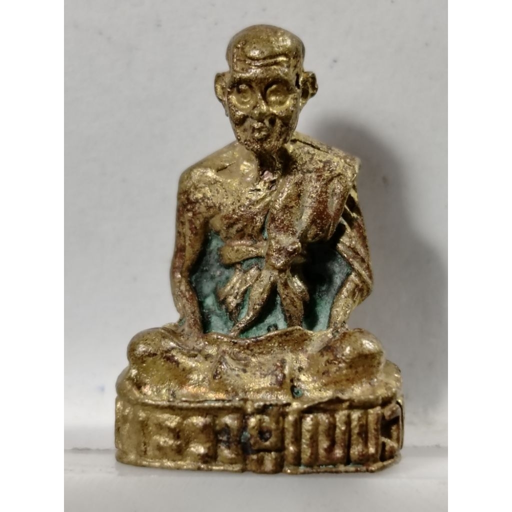 B53พระรูปหล่อหลวงปู่แย้ม วัดตะเคียน รุ่นกาญจนาภิเษก ปี 39*