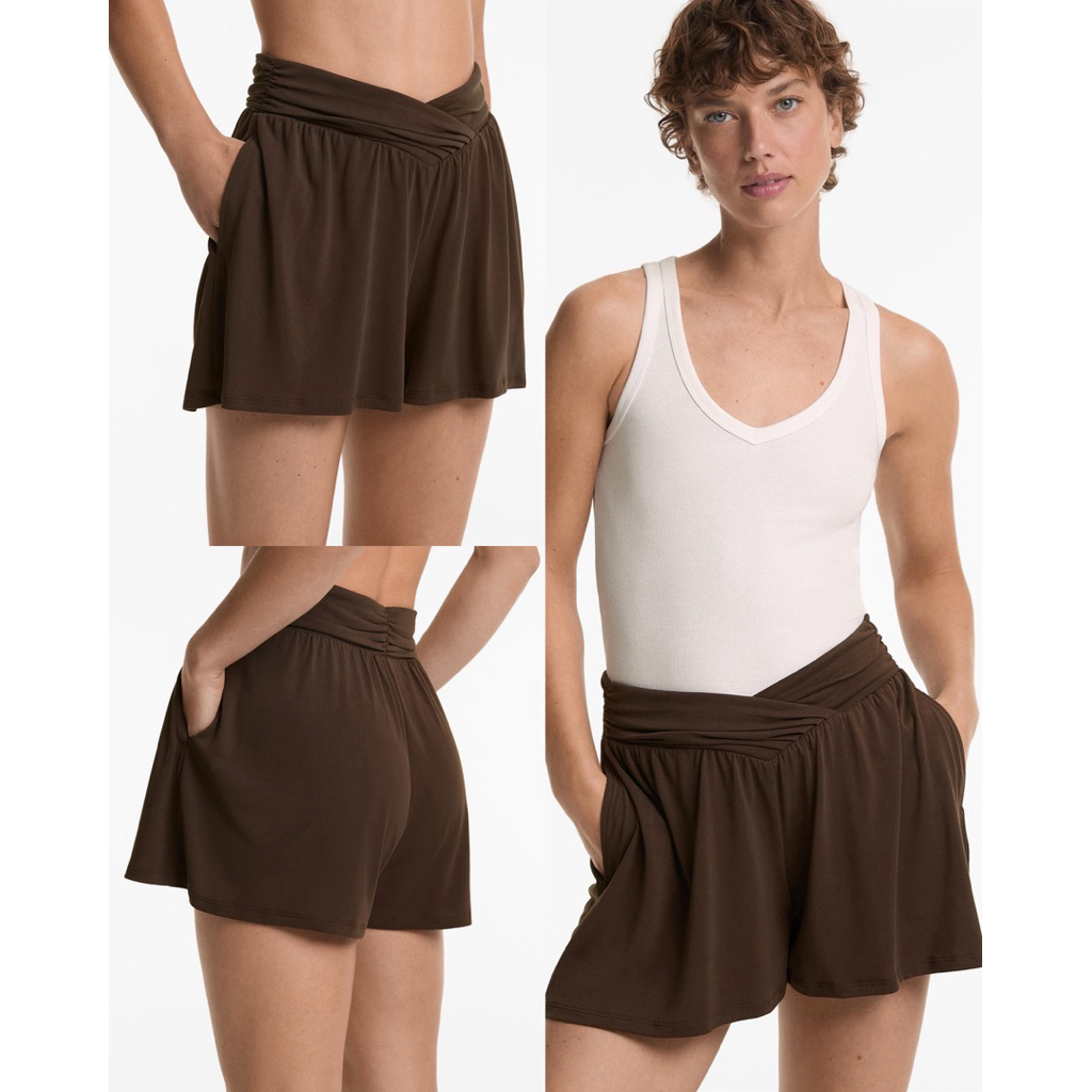 (ของแท้💯) Oysho extra widy floaty v-cut waist shorts with modal กางเกงขาสั้นสีน้ำตาล