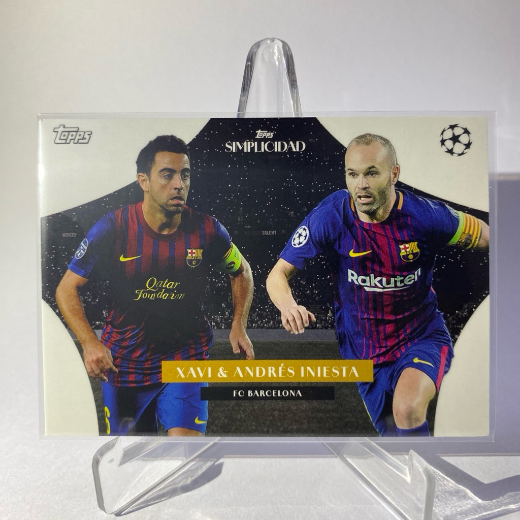 การ์ดนักฟุตบอล สำหรับสะสม XAVI & ANDRES INIESTA, BARCELONA, SIMPLICIDAD,  TOPPS 2024