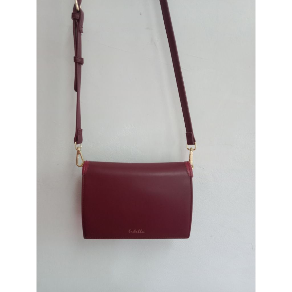 กระเป๋าแบรนด์ Labella ของแท้ 100% สีแดงเข้มๆ มือสอง สภาพดี
