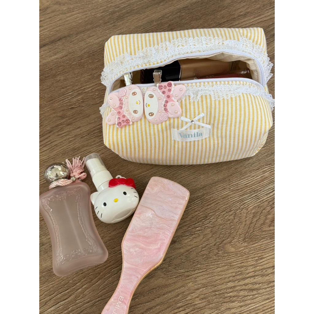 yellow pastel Straight line pouch
