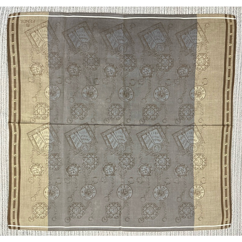 Fendi ผ้าเช็ดหน้ามือสองของแท้