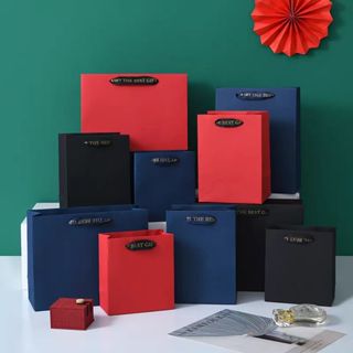 GIDA✏️ถุงกระดาษ3สี  ถุงใส่ของขวัญ ถุงกระดาษคราฟท์ สีแดง/สีดำ…