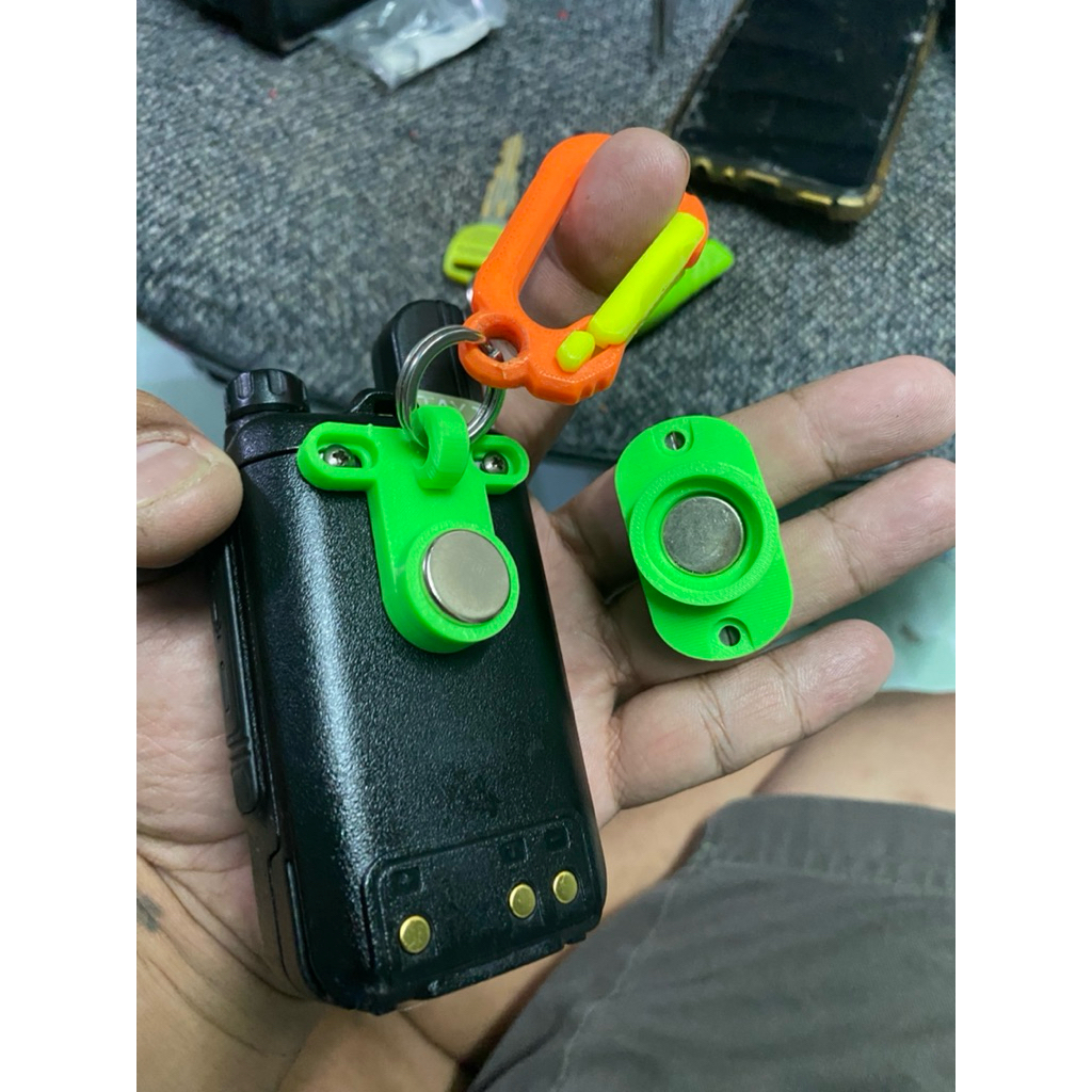 ที่ห้อยวิทยุ แขวนวิทยุ spender tc-4m tc-5m tc-11hw tc-7g ยึดติดแบบแม่เหล็กใช้งานง่าย ไม่รวมทีห้อยเอว