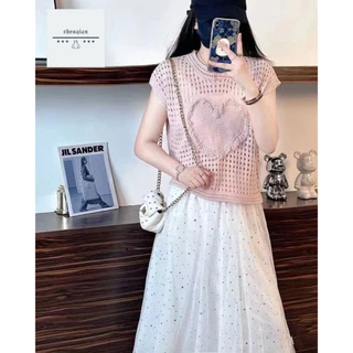 พร้อมส่งในไทย** เสื้อยืดไหมพรม แขนกุด มีลายหัวใจด้านหน้า Y112