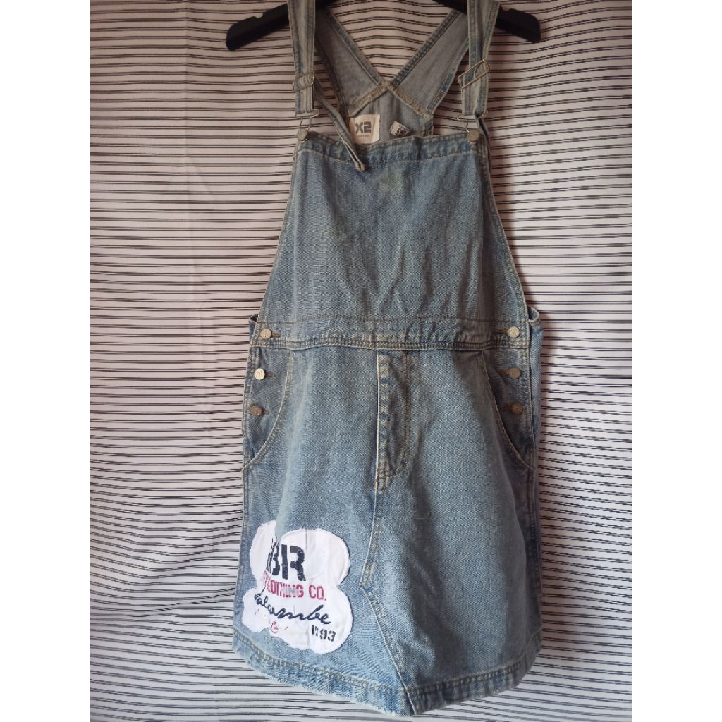 H494 เอี๊ยมยีนส์มือสอง เอว 40 สะโพก 44 ยาว 18.5