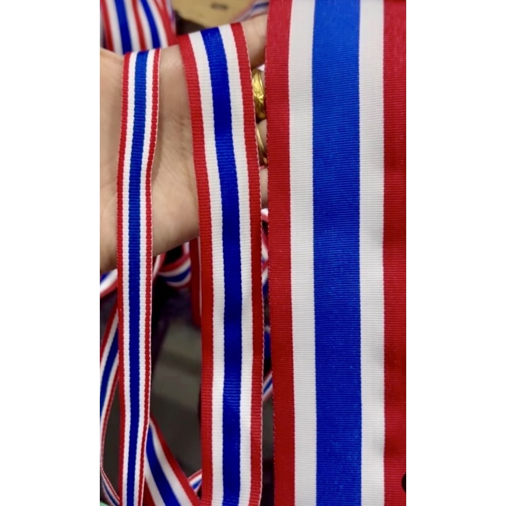 ริบบิ้น ธงชาติ ขนาด 1/2 นิ้ว , 1 นิ้ว ,1.5 นิ้ว , 2 นิ้ว (ขายเป็นเมตร)