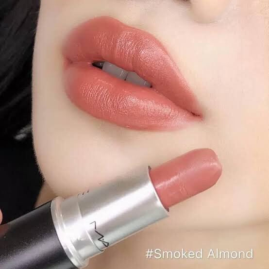 พร้อมส่ง ลิปสติกแบ่งขาย M a c lipstick สี  smoked almond ขนาด 0.25g. แถมฟรีแปรงทาลิป