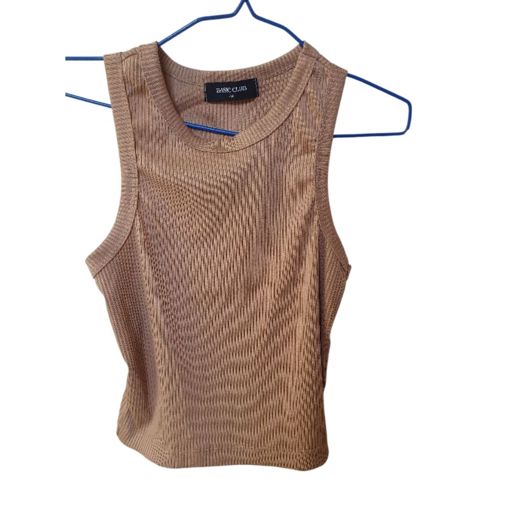 เสื้อกล้ามแขนกุด BASIC CLUB สีพีนัท