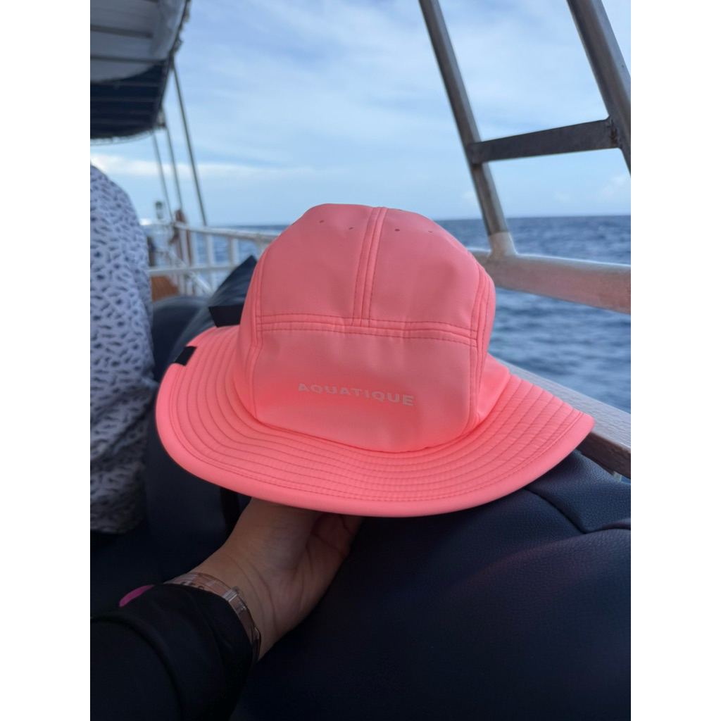 หมวก aquatique สีพีช สวยเด่นมากๆ