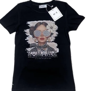 เสื้อยืดคอกลมแขนสั้น รีดเพชรลายผู้หญิงใส่แว่นดอกไม้ทัดหู ป้าย ME