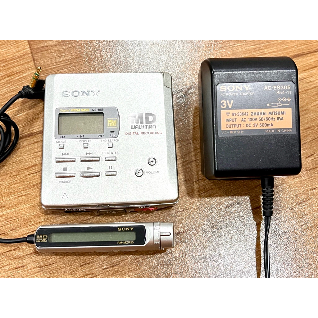 เครื่องเล่นmd player Sony MD MZ-R55 สีบรอนเงิน เป็นรุ่นระดับท็อปๆ ออกแบบได้สวย ล้ำยุค เรียบหรู เสียง
